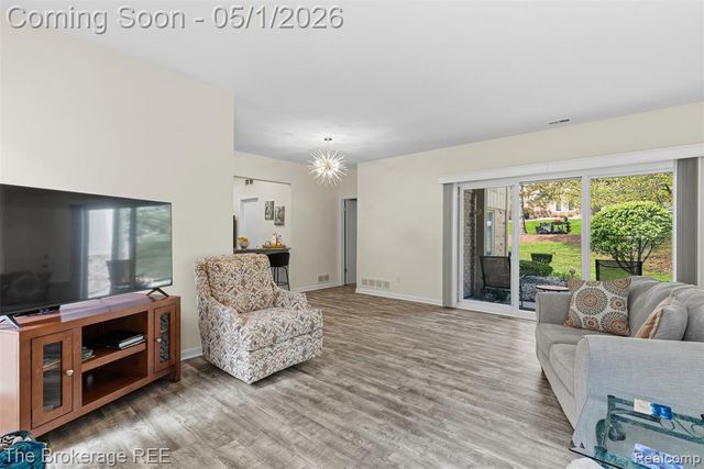29374 Laurel Drive, Farmington Hills, MI 48331