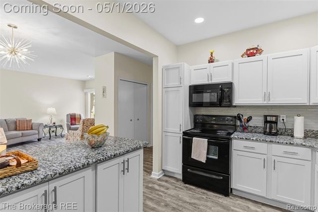29374 Laurel Drive, Farmington Hills, MI 48331
