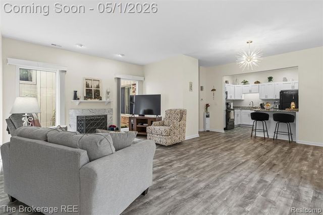29374 Laurel Drive, Farmington Hills, MI 48331
