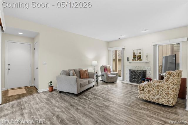 29374 Laurel Drive, Farmington Hills, MI 48331