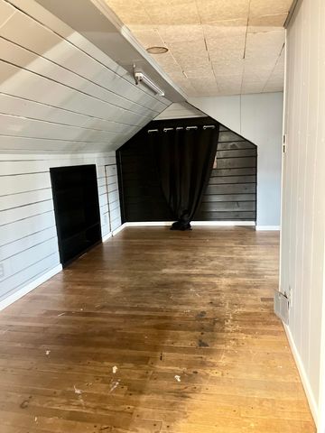 147 S Connecticut Street, Hobart, IN 46342