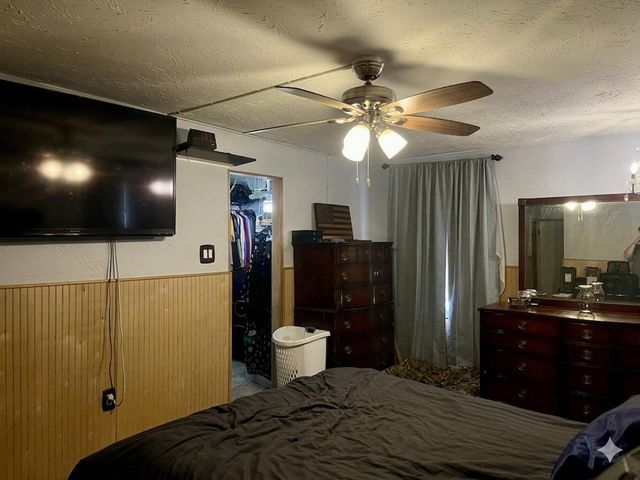 147 S Connecticut Street, Hobart, IN 46342