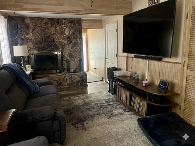 147 S Connecticut Street, Hobart, IN 46342