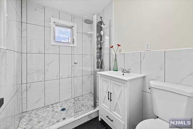 111 North Queen Street, Bergenfield, NJ 07621