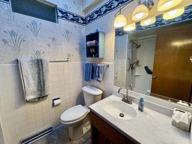 N96W19827 County Line ROAD, Menomonee Falls, WI 53051