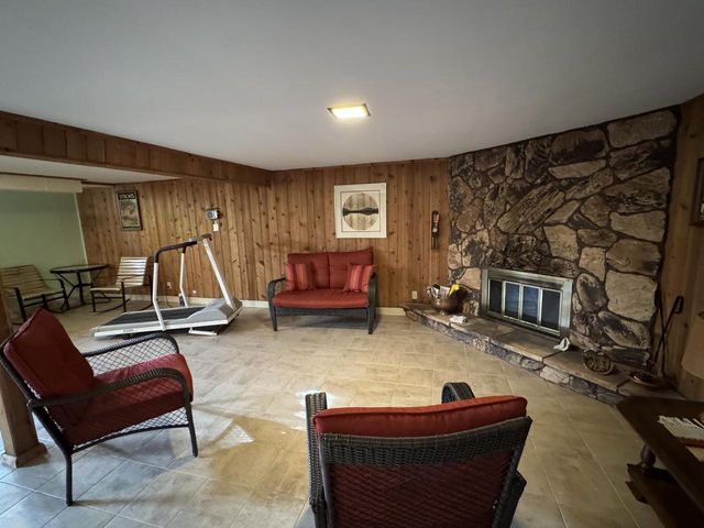N96W19827 County Line ROAD, Menomonee Falls, WI 53051