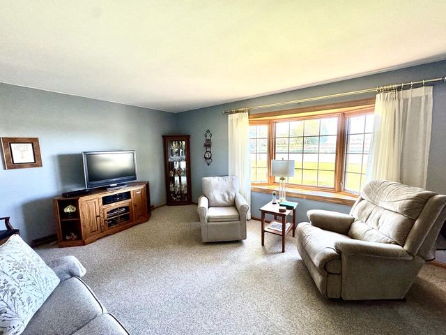 N96W19827 County Line ROAD, Menomonee Falls, WI 53051