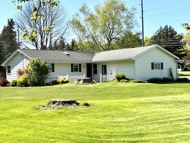 N96W19827 County Line ROAD, Menomonee Falls, WI 53051