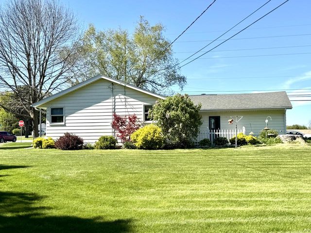 N96W19827 County Line ROAD, Menomonee Falls, WI 53051