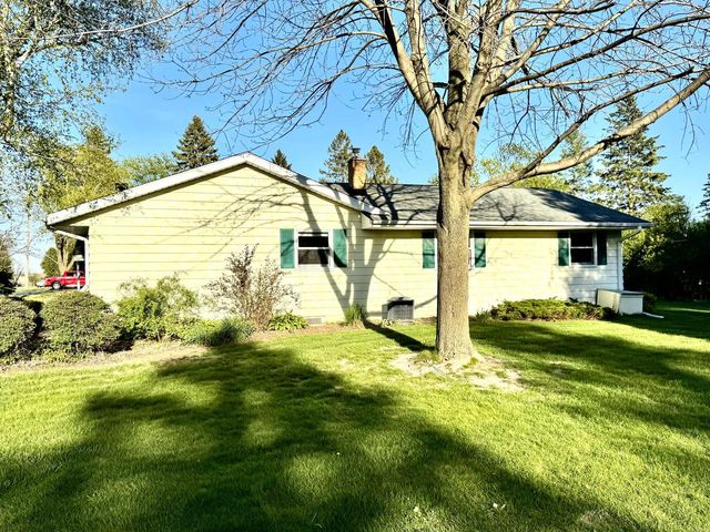 N96W19827 County Line ROAD, Menomonee Falls, WI 53051