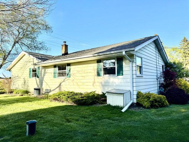 N96W19827 County Line ROAD, Menomonee Falls, WI 53051