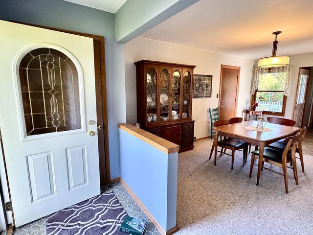 N96W19827 County Line ROAD, Menomonee Falls, WI 53051