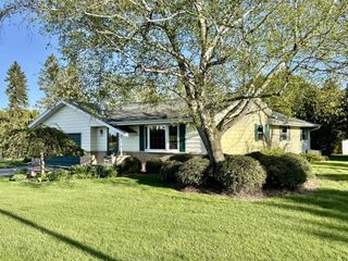 N96W19827 County Line ROAD, Menomonee Falls, WI 53051