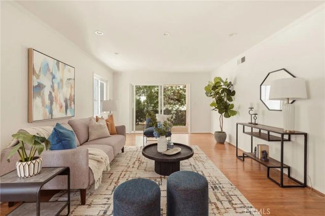1231 N Columbus, Glendale, CA 91202