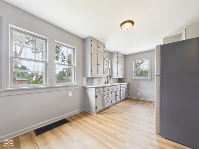105 E Vinyard, Anderson, IN 46012