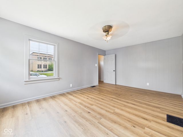 105 E Vinyard, Anderson, IN 46012