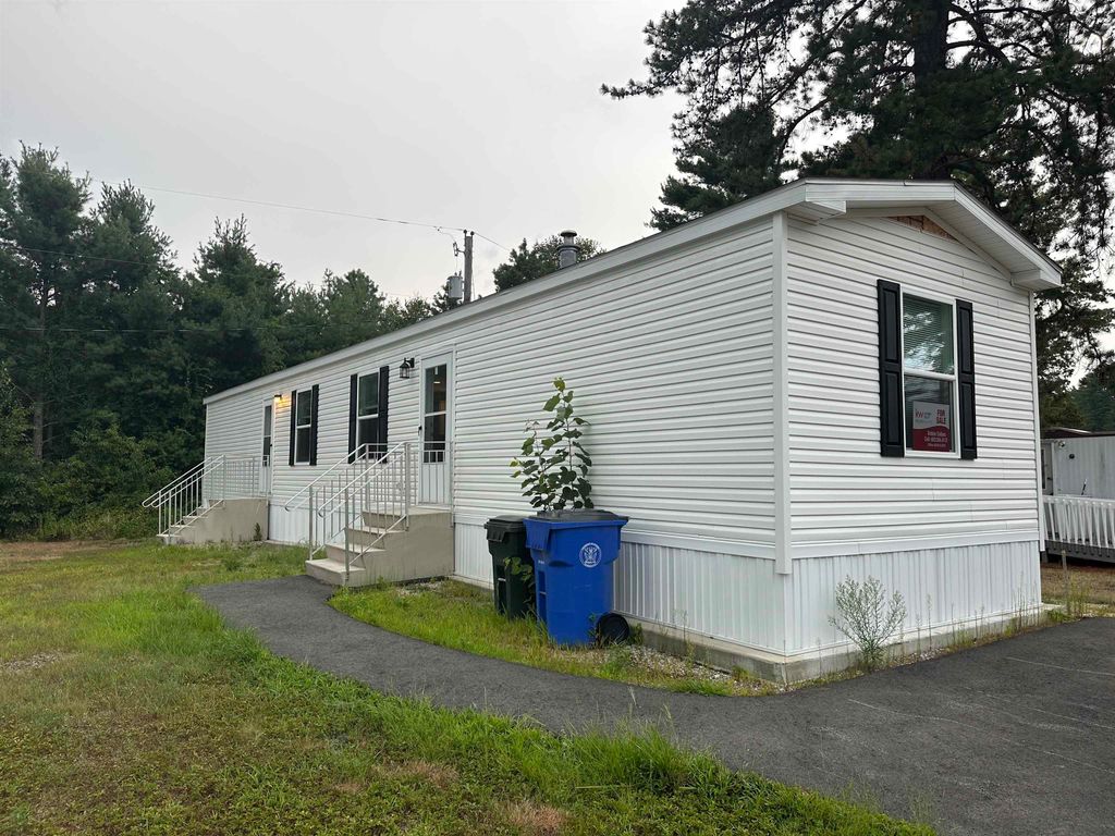 40 Pinyon Place, Londonderry, NH 03053