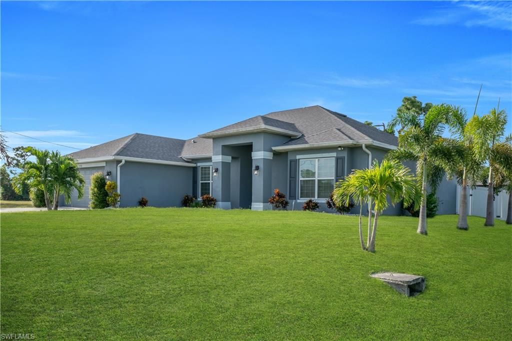 Image 5 of property listing at 1728 Diplomat PKWY W, Cape Coral, FL 33993