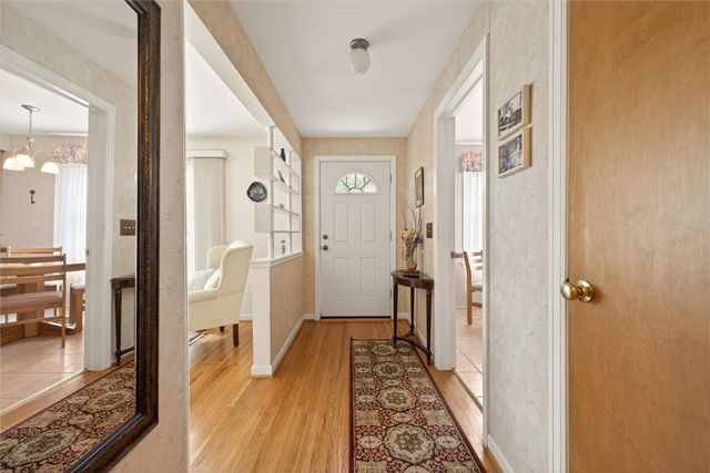 191 Spruce Lane, Irondequoit, NY 14622
