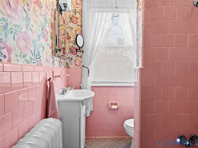 145 Carroll Ave, Colonial Heights, VA 23834