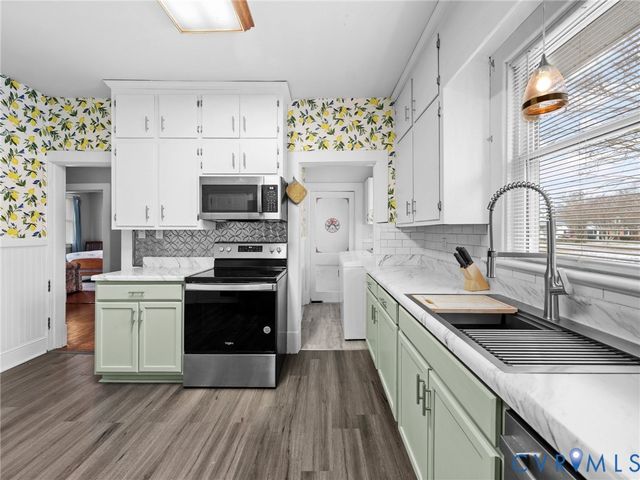 145 Carroll Ave, Colonial Heights, VA 23834