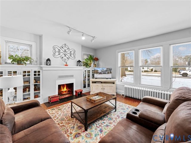 145 Carroll Ave, Colonial Heights, VA 23834