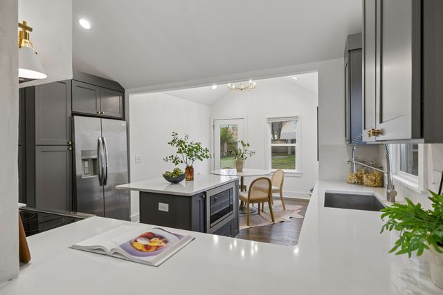 1851 Joy Cir, Nashville, TN 37207