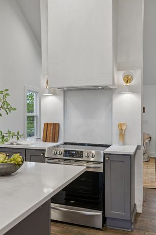 1851 Joy Cir, Nashville, TN 37207