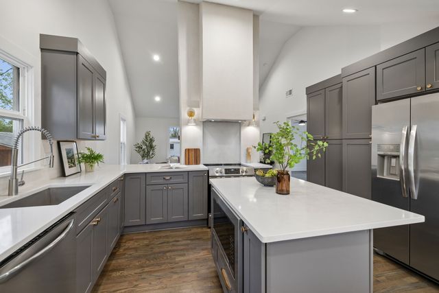 1851 Joy Cir, Nashville, TN 37207