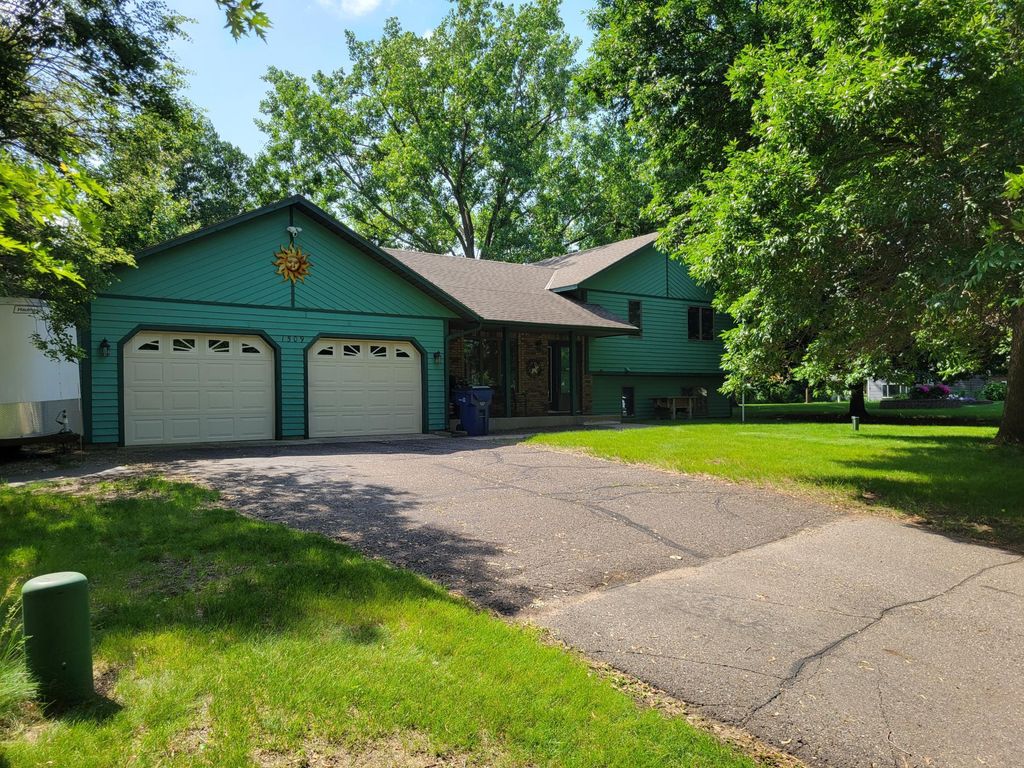 1509 Oxford Lane, Saint Cloud, MN 56303