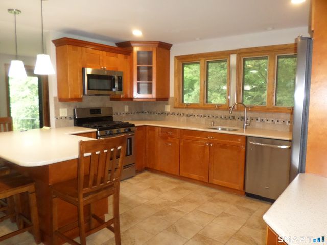 366 West Woods Road, Hamden, CT 06518