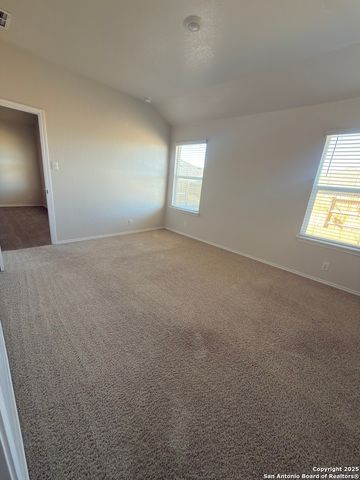 156 middle green, Floresville, TX 78114