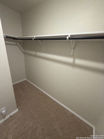 156 middle green, Floresville, TX 78114