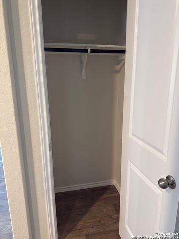 156 middle green, Floresville, TX 78114