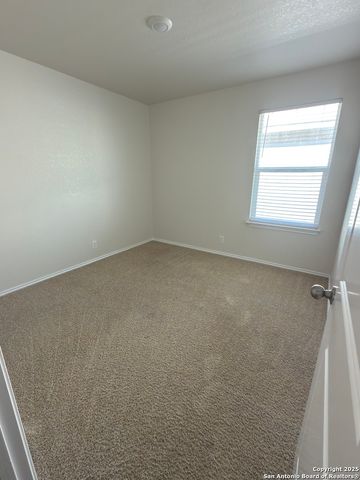 156 middle green, Floresville, TX 78114