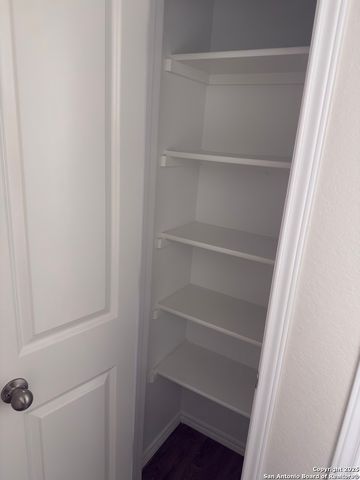 156 middle green, Floresville, TX 78114