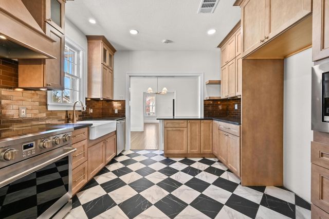 9703 Saugus LN, Austin, TX 78733