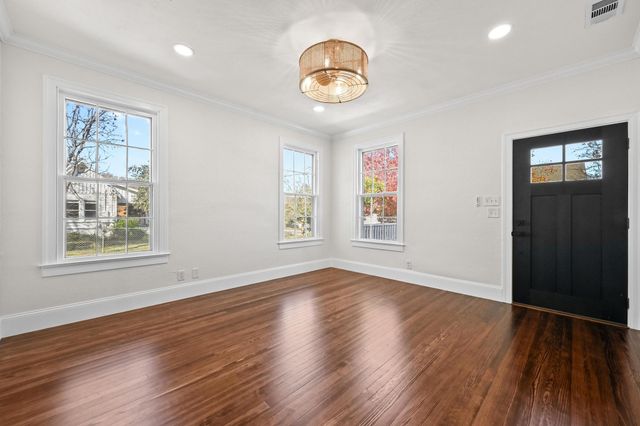 9703 Saugus LN, Austin, TX 78733