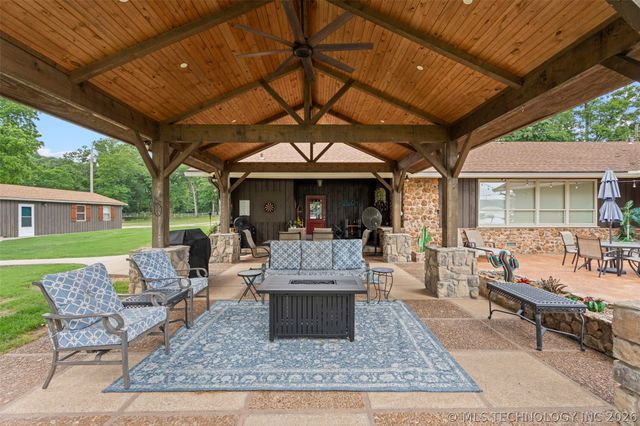 25815 S Horsecreek Drive, Afton, OK 74331