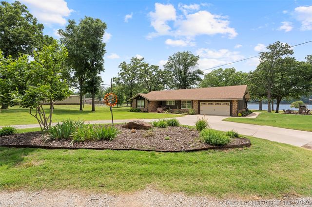 25815 S Horsecreek Drive, Afton, OK 74331