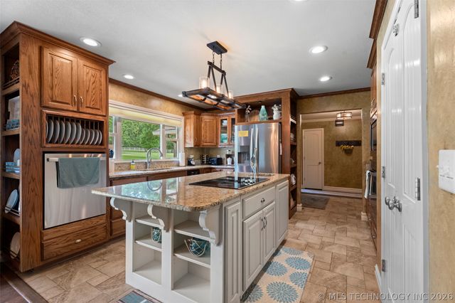 25815 S Horsecreek Drive, Afton, OK 74331