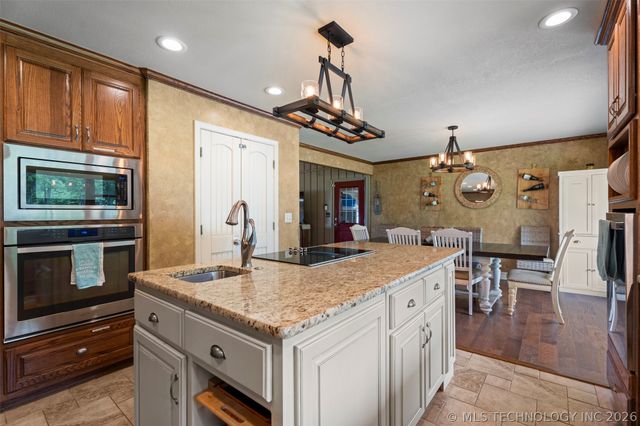 25815 S Horsecreek Drive, Afton, OK 74331