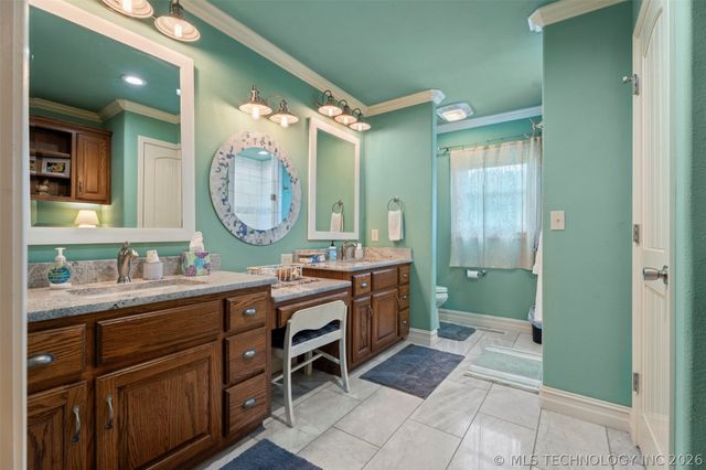 25815 S Horsecreek Drive, Afton, OK 74331