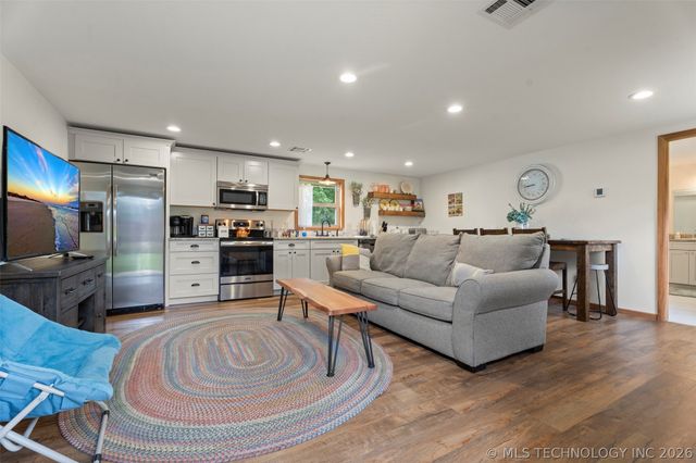 25815 S Horsecreek Drive, Afton, OK 74331