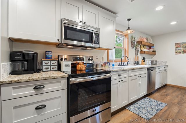 25815 S Horsecreek Drive, Afton, OK 74331