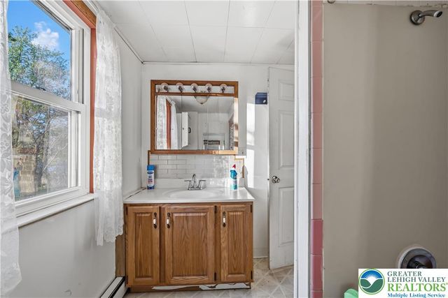 77 Avenue A, Palmerton Boro, PA 18071