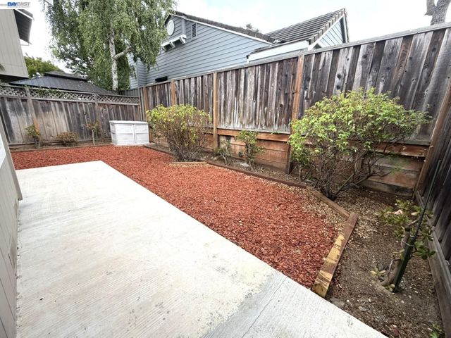 11651 Rolling Hills Pl, Dublin, CA 94568