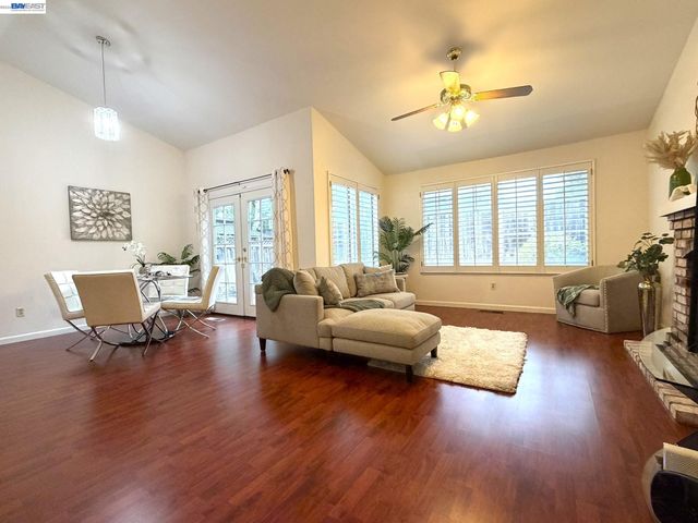 11651 Rolling Hills Pl, Dublin, CA 94568