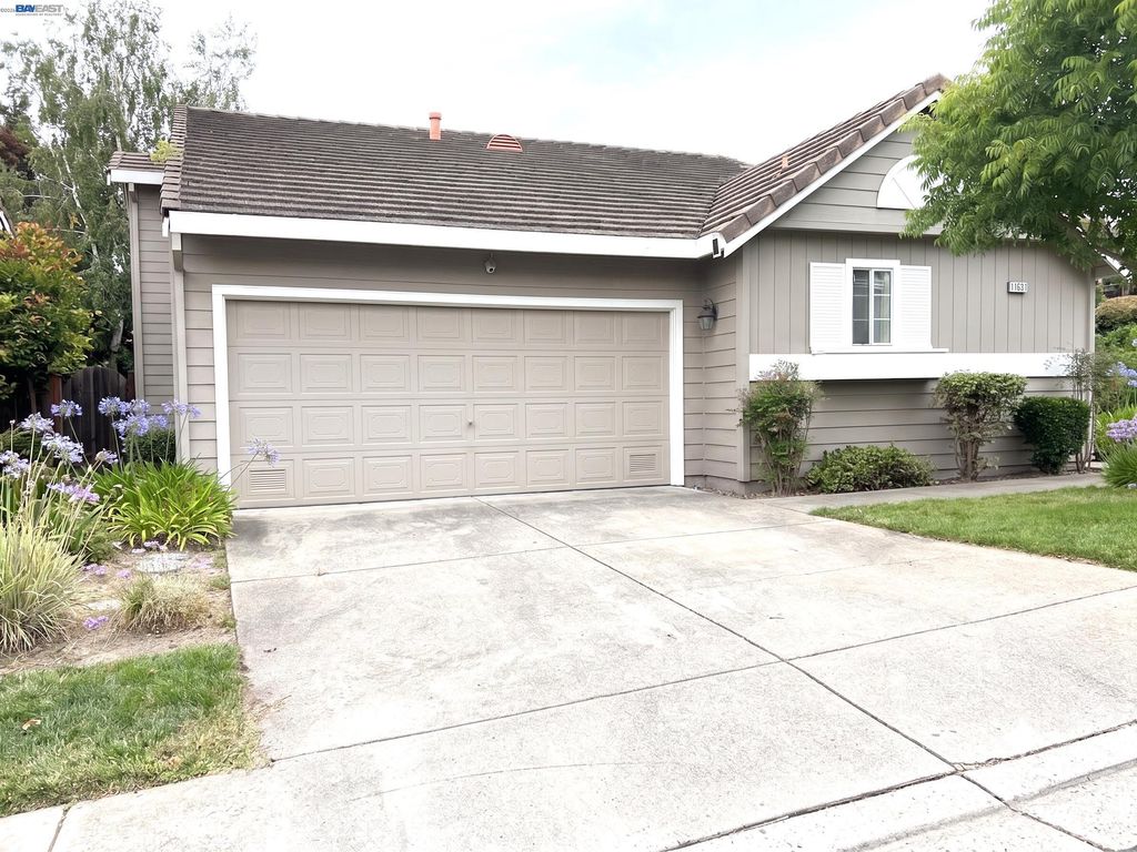 11651 Rolling Hills Pl, Dublin, CA 94568