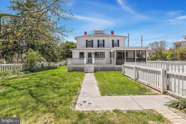 394 W KING ST, Strasburg, VA 22657